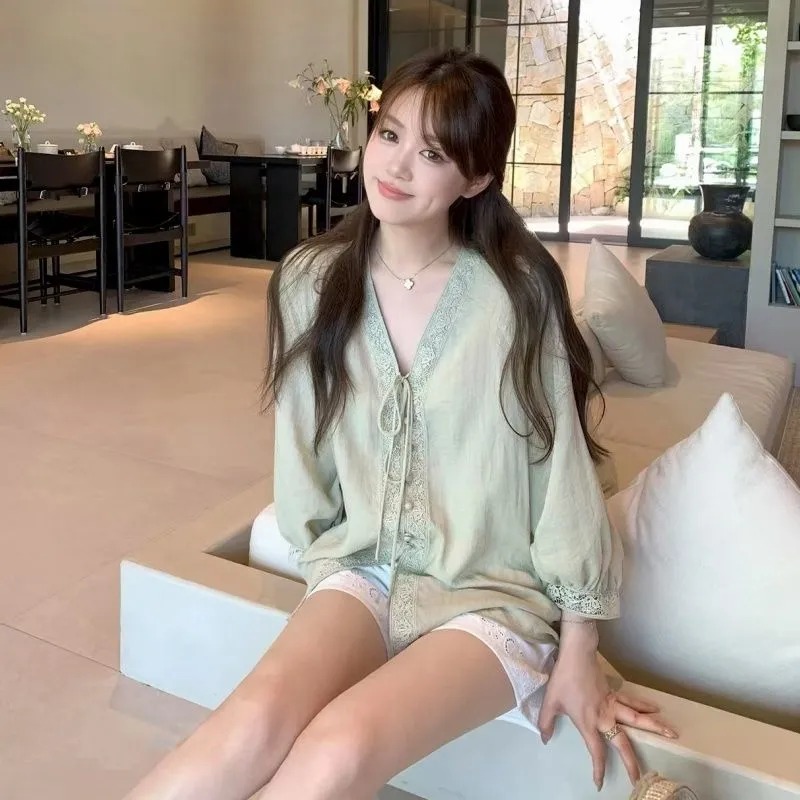 Tie Front Shirt - Chemisier vert clair à col en